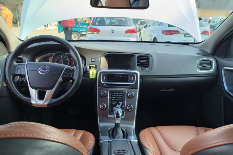 沃尔沃V60 2014款 改款 T5 智雅版中控内饰7002