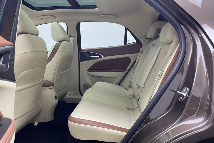 欧拉好猫 2021款 400km标准续航 雅典娜版 三元锂车身外观6008