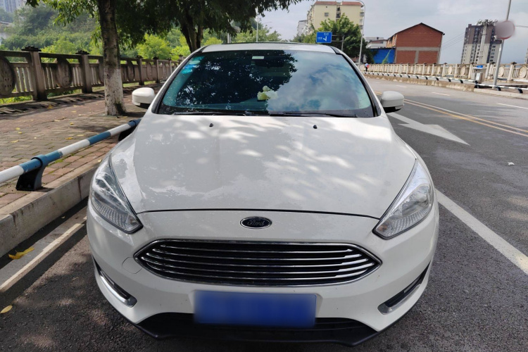 福特 福克斯 2017款 三厢 EcoBoost 180 自动精英型车身外观6001