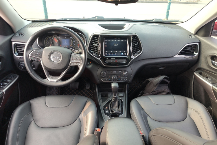 Jeep 自由光 2020款 2.0T 两驱领先版中控内饰12