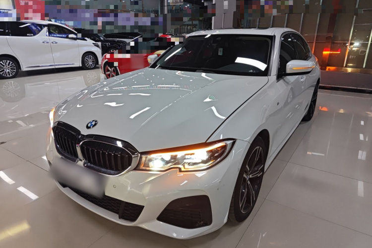 宝马3系 2022款 改款 325i M运动套装车身外观1