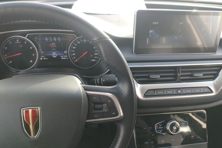 红旗H5 2022款 经典款 改款 1.5T DCT旗韵版中控内饰12