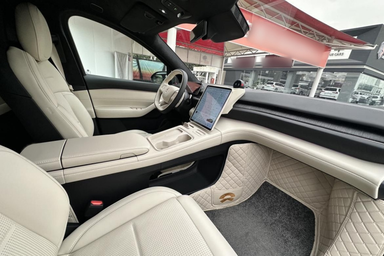 蔚来ES6 2024款 75kWh中控内饰7014