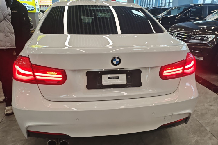 宝马3系 2019款 320Li M运动套装车身外观6