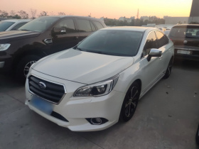 斯巴鲁 力狮 2016款 2.5i 全驱荣耀版