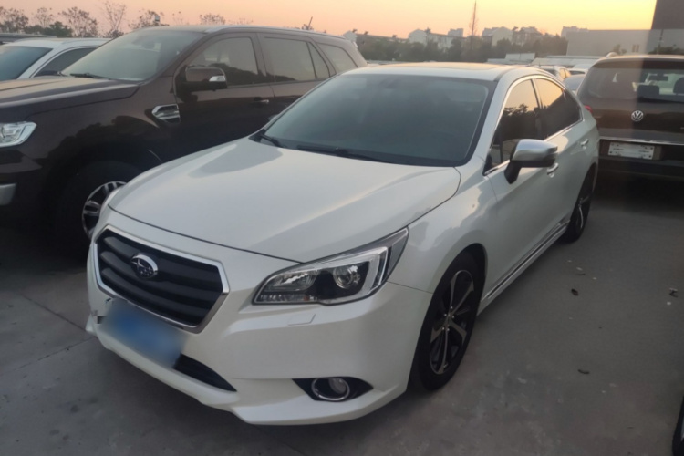 斯巴鲁 力狮 2016款 2.5i 全驱荣耀版车身外观1