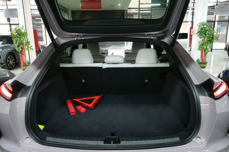 乐道L60 2024款 60kWh 后驱版机舱底盘23