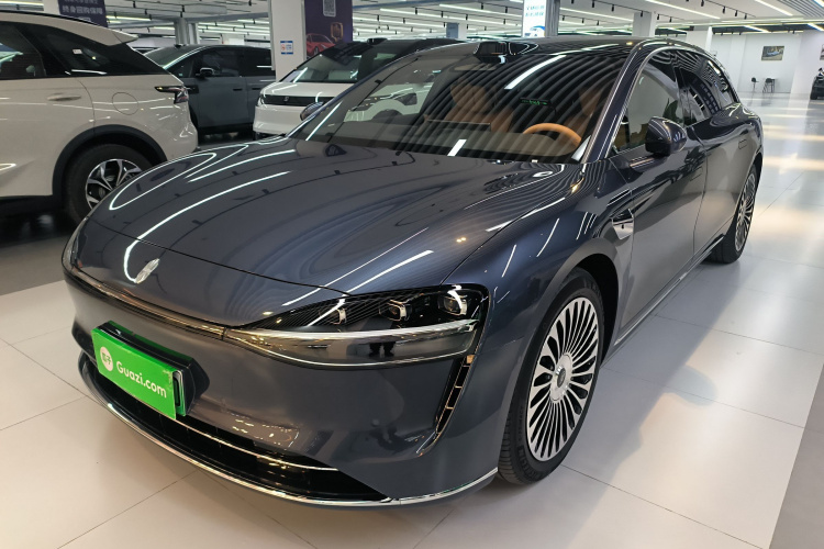 鸿蒙智行 享界S9T 2025款 增程 Ultra长续航版车身外观1