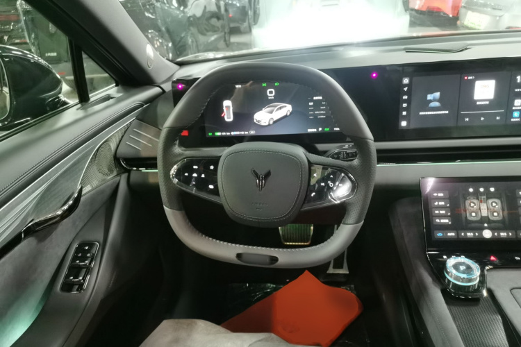 岚图汽车 岚图追光 2024款 PHEV 四驱超长续航旗舰版中控内饰13