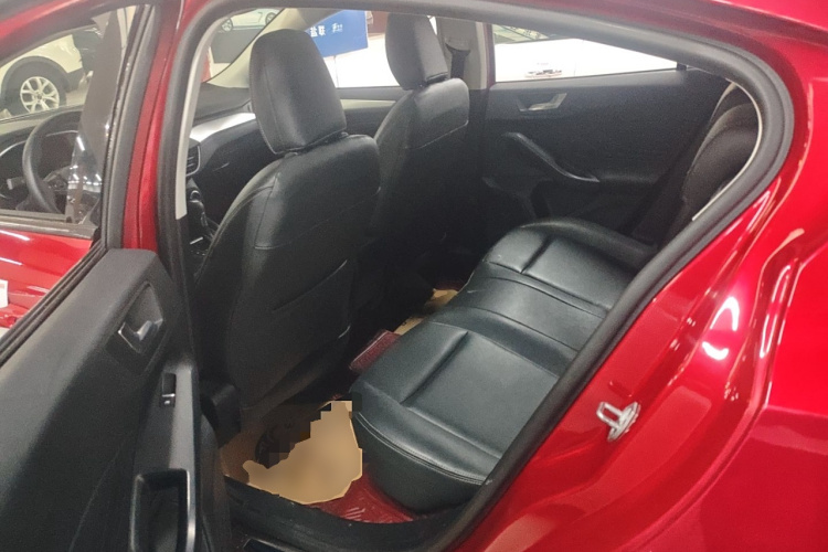 福特 福克斯 2020款 三厢 1.5L 自动锋跃型中控内饰21