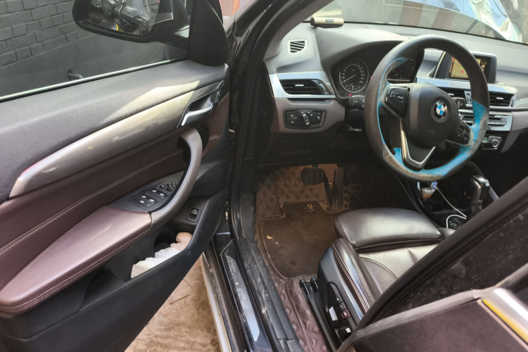 宝马X1 2016款 sDrive20Li 豪华型中控内饰20