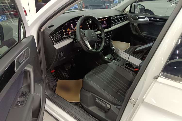 大众 途观L 2023款 330TSI 自动两驱舒享版中控内饰20