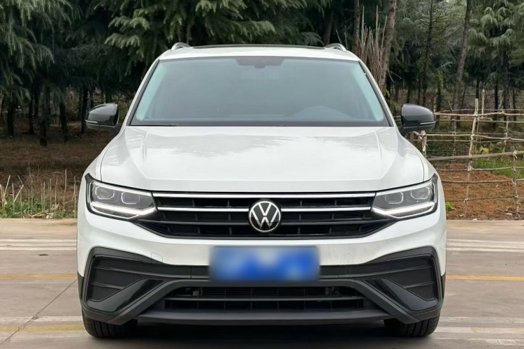 大众 途观L 2025款 出众款 300TSI 自动两驱龙腾版车身外观6008