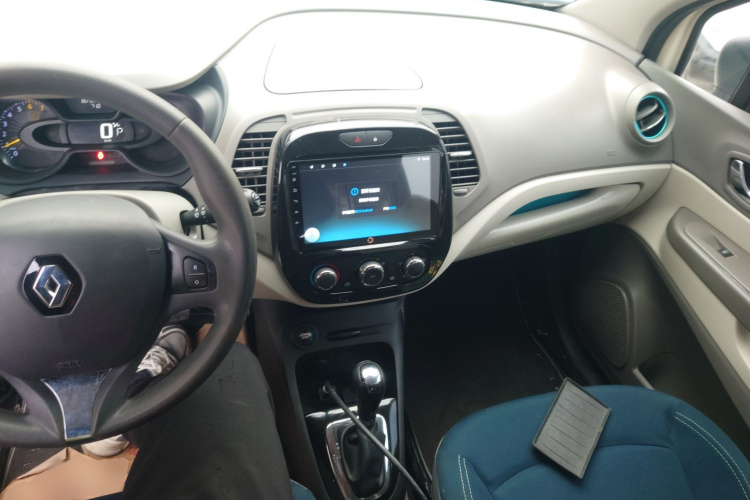 雷诺 卡缤 2015款 1.2T 自动标准版中控内饰12