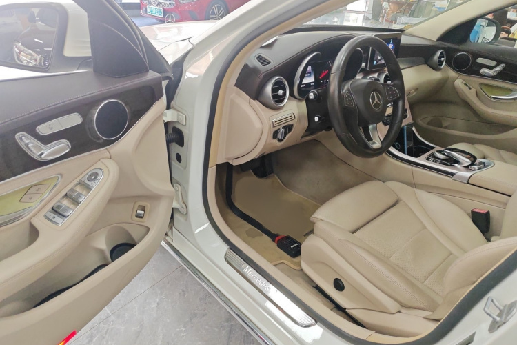 奔驰C级 2015款 C 200 L中控内饰7003