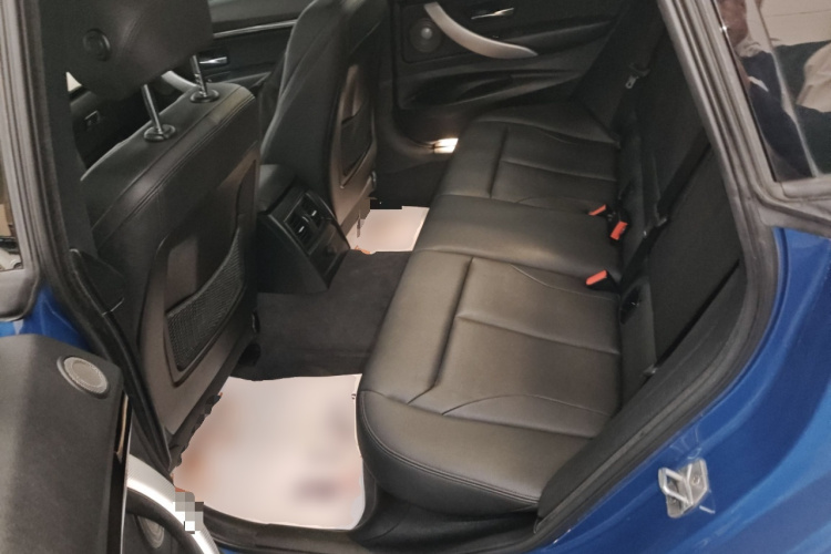 宝马3系GT 2018款 320i M运动型中控内饰21