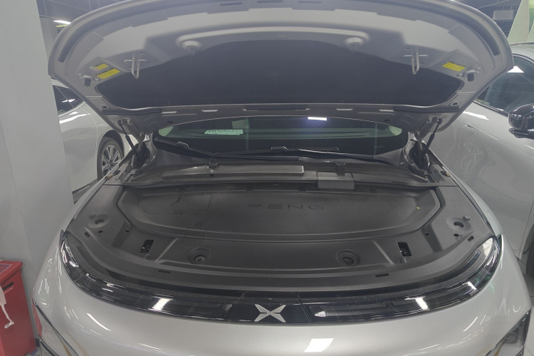 小鹏G6 2024款 580 长续航 Plus机舱底盘24