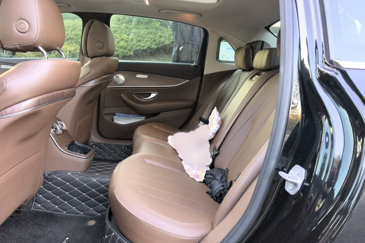 奔驰E级 2021款 改款 E 300 L 时尚型中控内饰7004