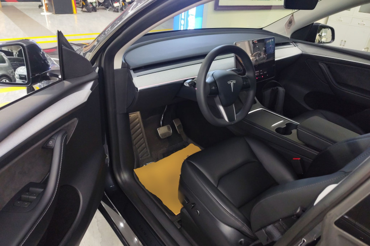 特斯拉 Model Y 2024款 长续航全轮驱动版中控内饰20