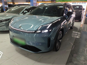 领克08 EM-P 2025款 220km 四驱性能Halo