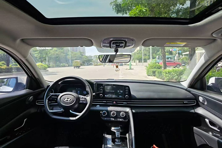 现代 伊兰特 2023款 1.5L CVT GLX精英版局部细节16