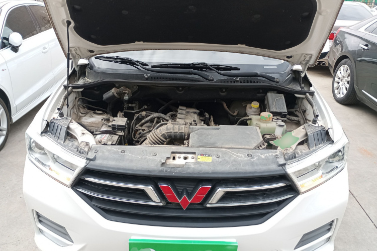 五菱汽车 五菱宏光 2021款 1.5L改款 S舒适型 电动助力LAR机舱底盘24