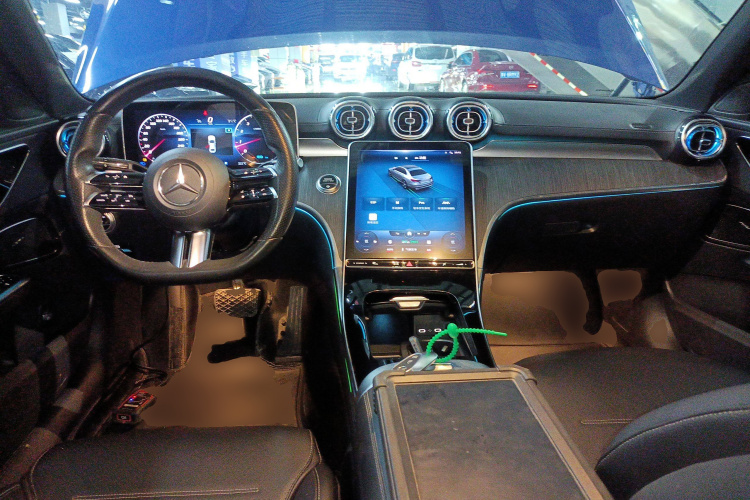 奔驰C级 2022款 C 200 L 运动版中控内饰12