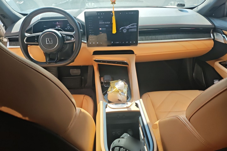 极氪001 2022款 超长续航双电机 YOU版中控内饰7002