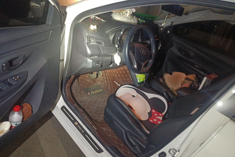 丰田 威驰FS 2021款 1.5L CVT锋驰版中控内饰20