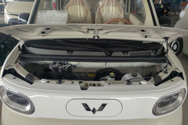 五菱汽车 宏光MINIEV 2024款 第三代 215km 青春版机舱底盘24