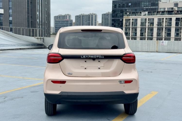 零跑汽车 零跑T03 2022款 耀金版车身外观6002