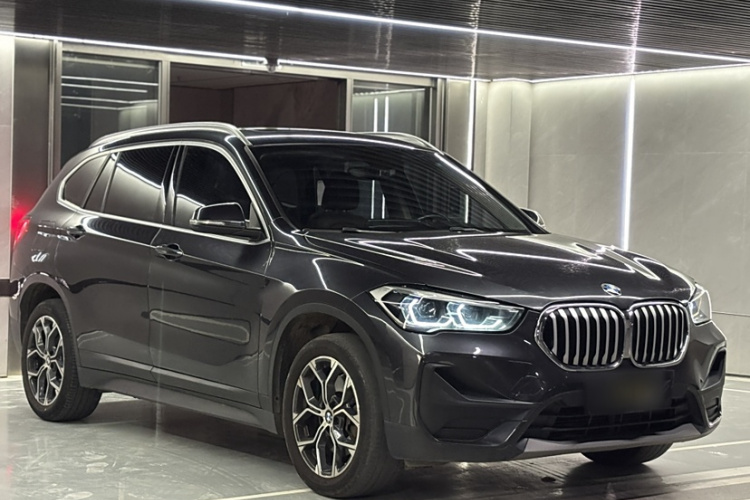 宝马X1 2021款 sDrive25Li 领先型车身外观6002