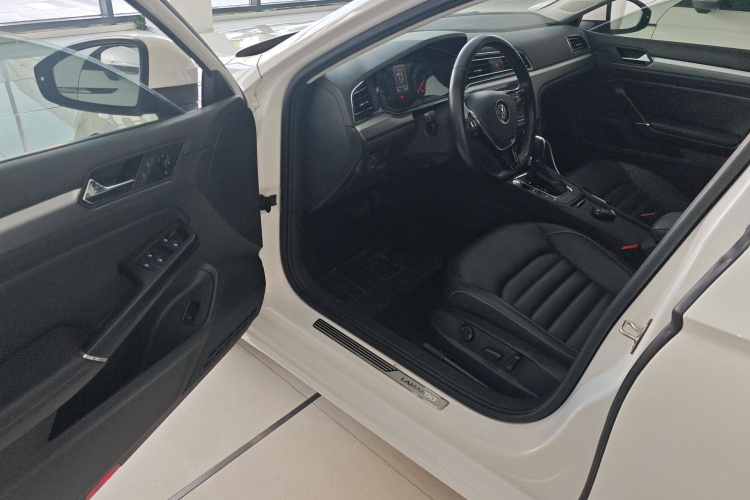 大众 凌渡 2019款 280TSI DSG舒适版 国VI中控内饰20