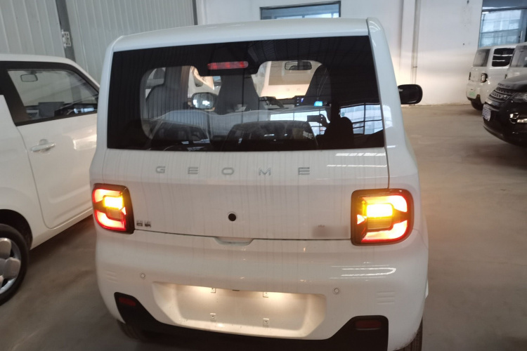 吉利银河 2024款 熊猫mini 200km 耐力熊车身外观6