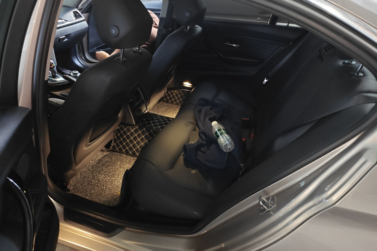 宝马3系 2016款 320Li 时尚型中控内饰21