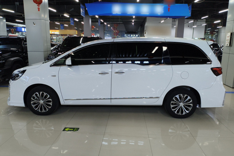 别克GL8 2022款 陆上公务舱 652T 豪华型车身外观6003