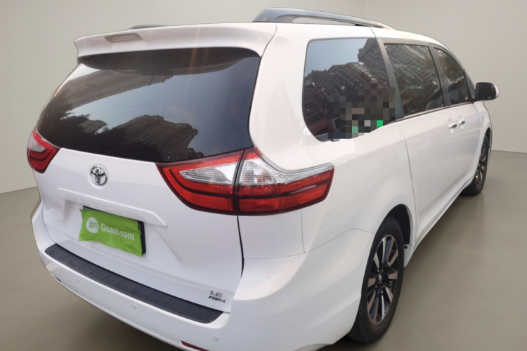 丰田 SIENNA 2015款 3.5L 四驱L车身外观7