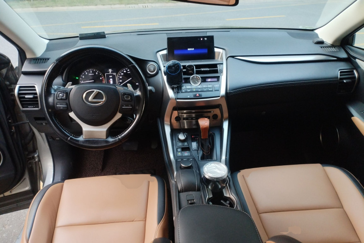 雷克萨斯NX 2015款 200t 全驱 锋尚版中控内饰12