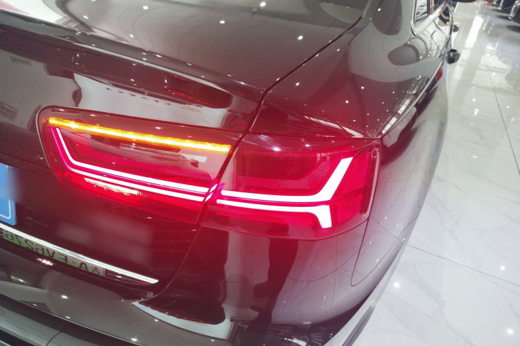 奥迪A6L 2018款 30周年年型 35 TFSI 时尚型车身外观9