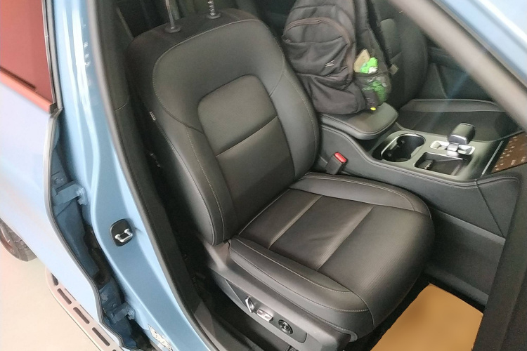 理想汽车 理想ONE 2021款 增程6座版局部细节41