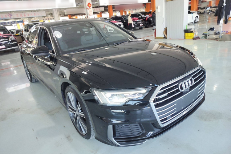 奥迪A6L 2021款 55 TFSI quattro 尊享动感型车身外观3