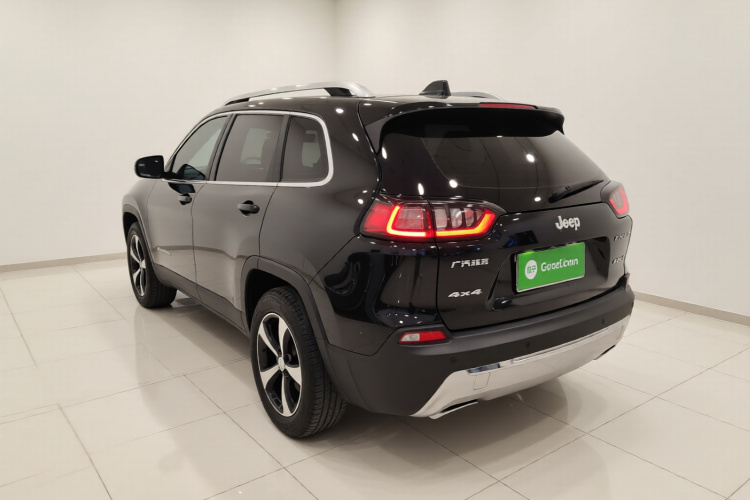 Jeep 自由光 2019款 2.0T 四驱探享版 国VI车身外观5