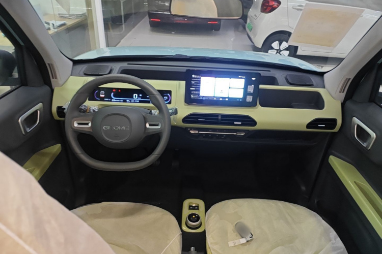 吉利银河 2024款 熊猫mini 200km 耐力熊中控内饰12