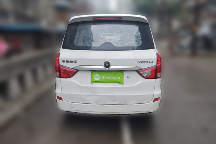 华晨金杯750 2015款 1.5L 舒适型车身外观6