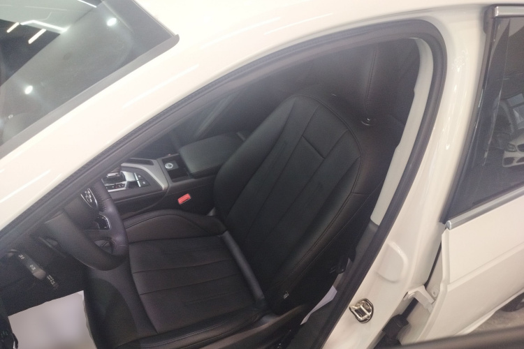 奥迪A4L 2017款 Plus 40 TFSI 进取型局部细节19