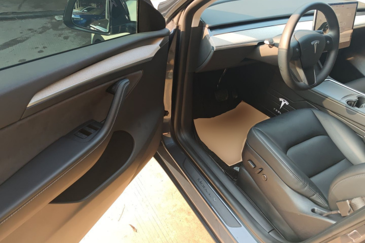 特斯拉 Model Y 2024款 后轮驱动版中控内饰20