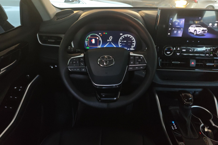 丰田 汉兰达 2024款 2.5L智能电混双擎两驱精英版 5座中控内饰13