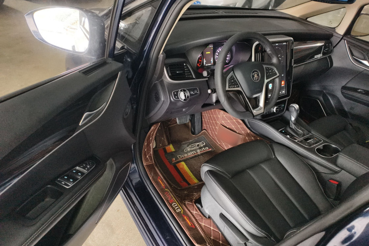 比亚迪 宋MAX 2017款 1.5T 自动智联精英型 7座中控内饰20