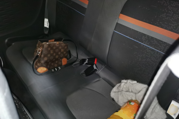 五菱汽车 宏光MINIEV 2022款 悦享款 磷酸铁锂中控内饰21