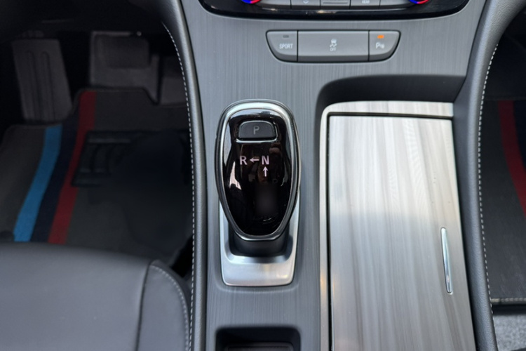 别克 君越 2022款 652T 豪华型局部细节18